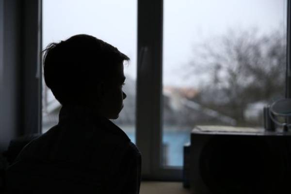 «Наши врачи разводят руками». В Барановичах живет мальчик с редким генетическим заболеванием – «болезнью бабочки» (буллезный эпидермолиз)