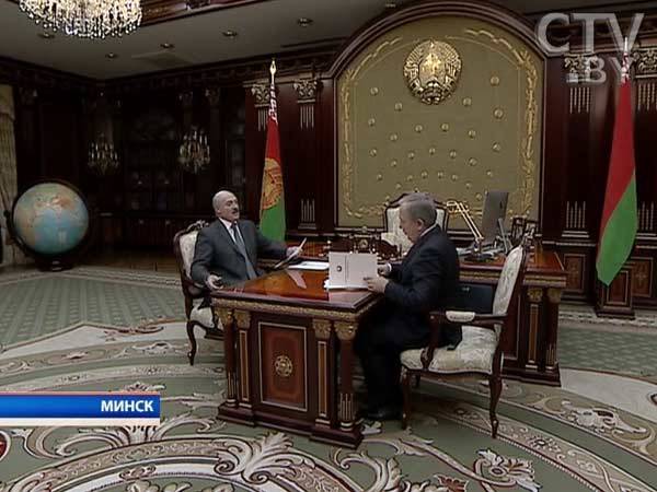 Александр Лукашенко потребовал у министра здравоохранения "железно навести порядок", в том числе с отпуском лекарственных средств в аптеках