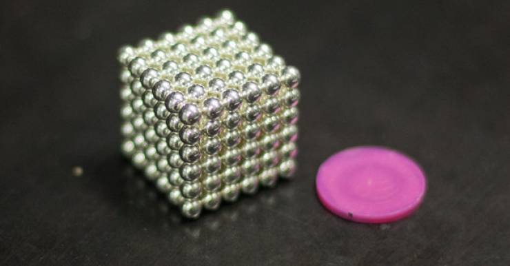 Английское название игрушки – NeoCube. 